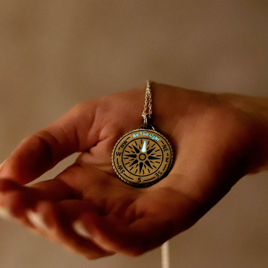 🧭 Be The Light – Glowing Compass Pendant